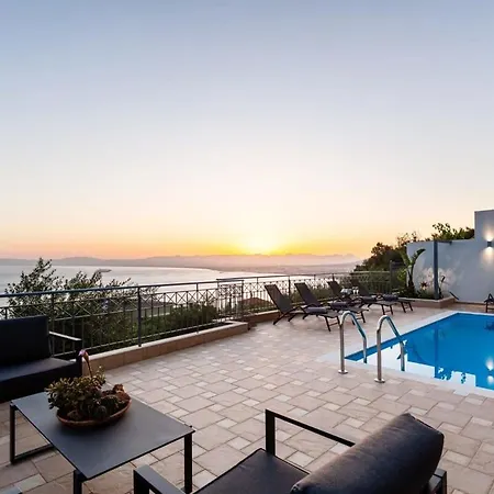 Aigli Luxury - Seaview Panoramic Retreat ヴィラ ヴェルガ・カラマタ