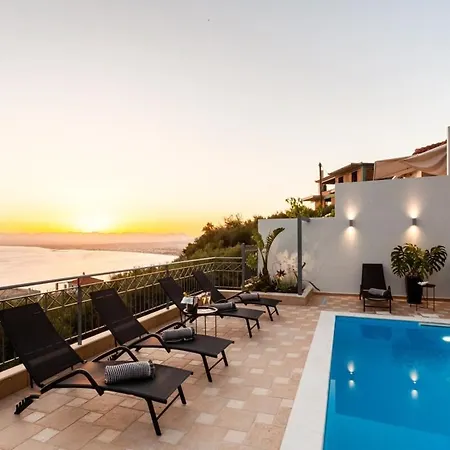 Aigli Luxury - Seaview Panoramic Retreat ヴェルガ・カラマタ