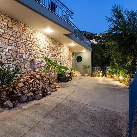 Aigli Luxury - Seaview Panoramic Retreat * Kalamata