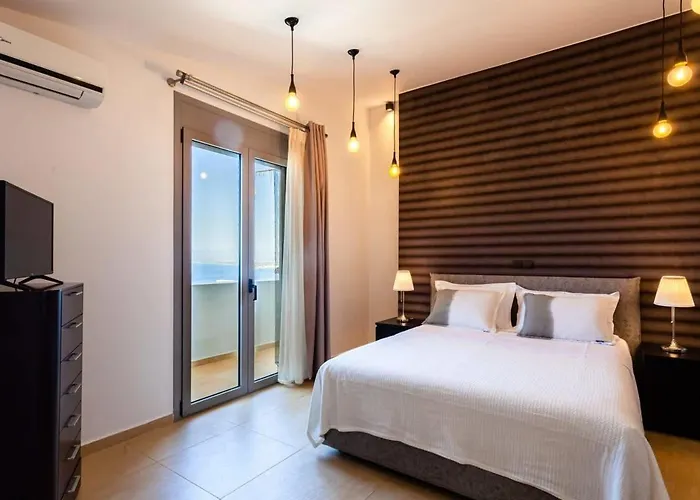 Aigli Luxury - Seaview Panoramic Retreat Верга-Каламата